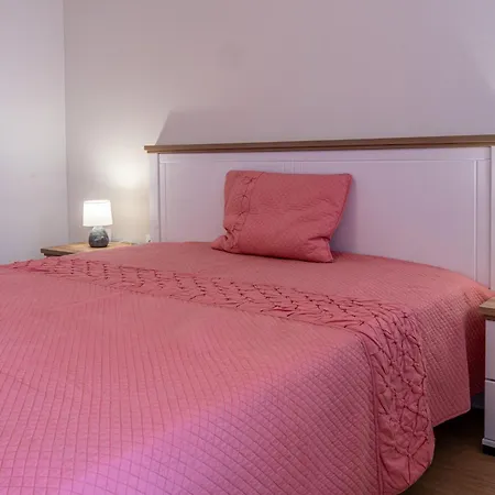 דירה Evgeny's Stylishly Designed 2 Bedroom Garage! סופיה