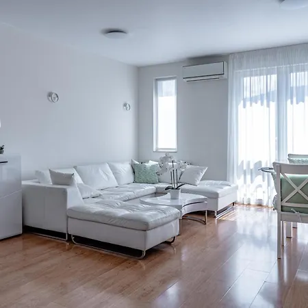 Evgeny's Stylishly Designed 2 Bedroom Garage! *