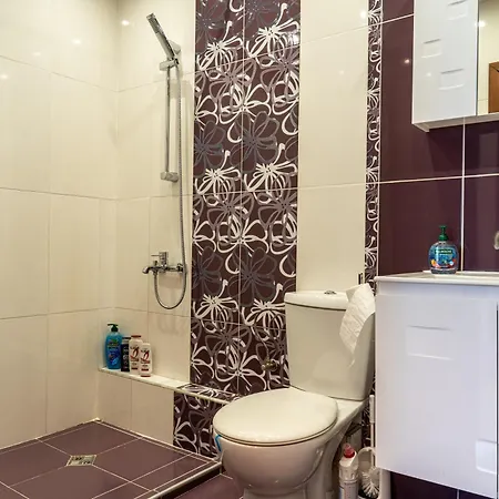 דירה Evgeny's Stylishly Designed 2 Bedroom Garage! *