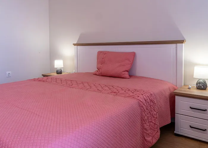 アパート Evgeny's Stylishly Designed 2 Bedroom Garage! ソフィア